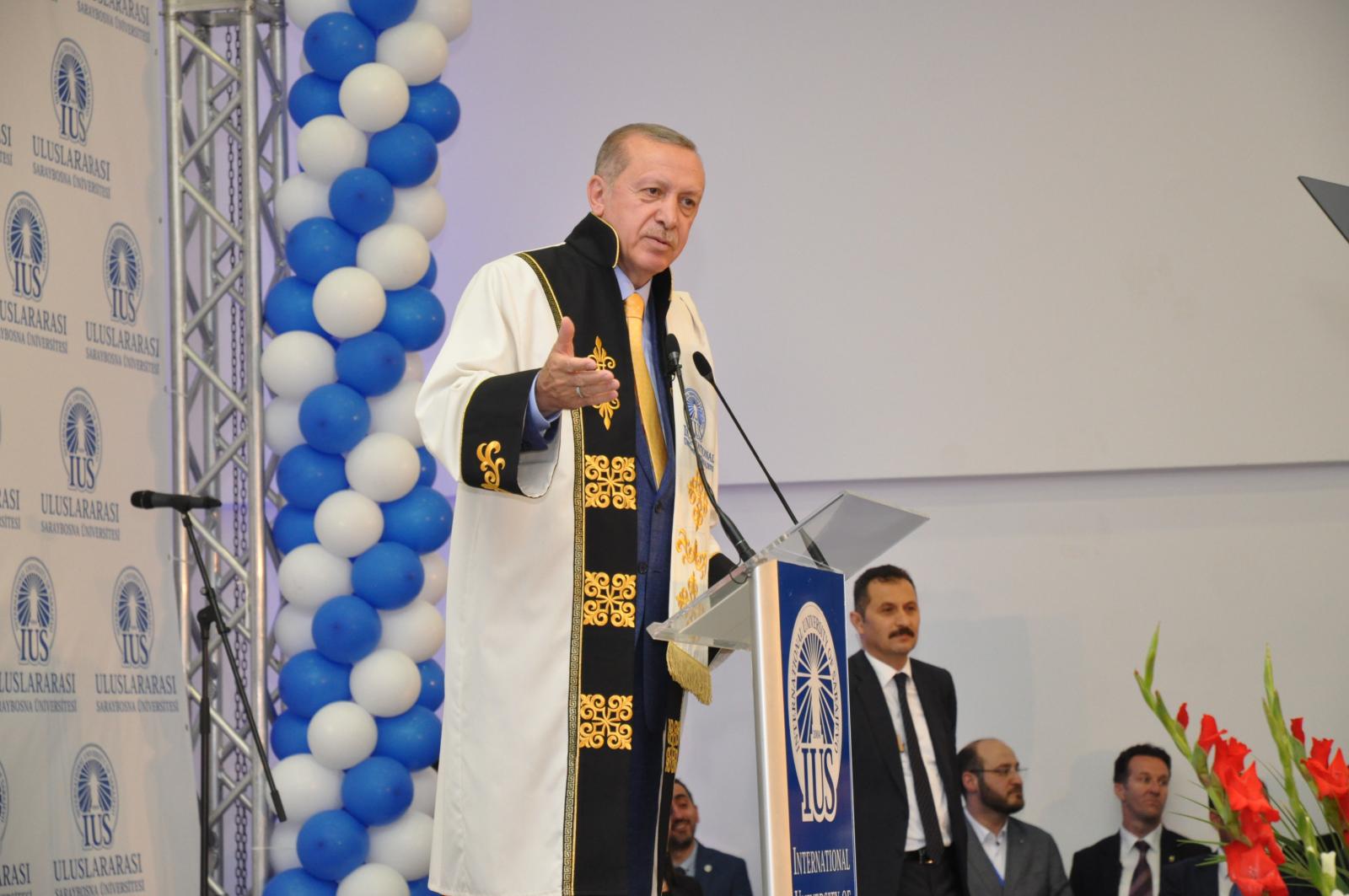 Türkiye Cumhuriyeti Cumhurbaşkanı Recep Tayyip Erdoğan’a IUS’ta Onursal Doktora Diploması Verildi