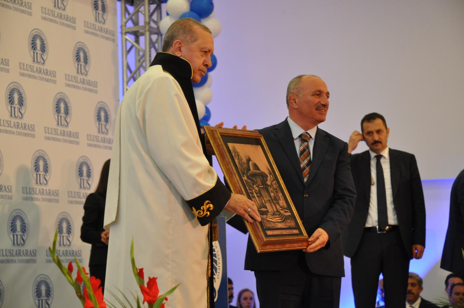Türkiye Cumhuriyeti Cumhurbaşkanı Recep Tayyip Erdoğan’a IUS’ta Onursal Doktora Diploması Verildi