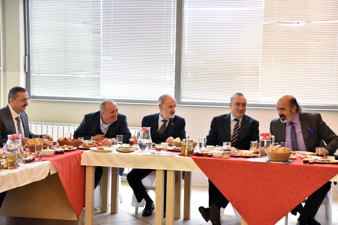 İstanbul Ticaret Odası Başkanı ve Uluslararası İşadamları Forumu Yönetimi, Üniversitemizi Ziyaret etti