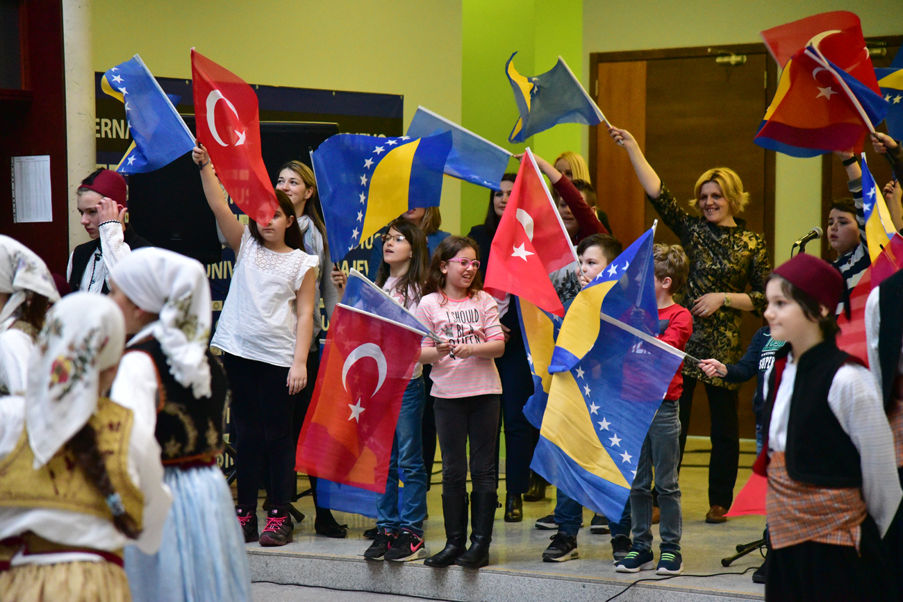 Türkiye Cumhuriyeti Başbakanı sayın Binali Yıldırım, Üniversitemize düzenlenen ziyaret programında akademisyen ve öğrencilerle bir araya geldi