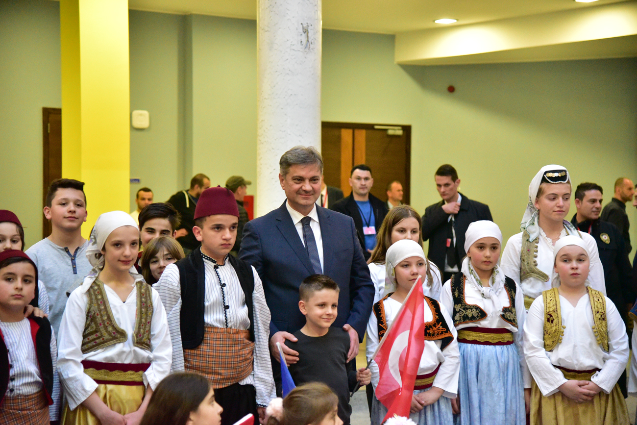 Türkiye Cumhuriyeti Başbakanı sayın Binali Yıldırım, Üniversitemize düzenlenen ziyaret programında akademisyen ve öğrencilerle bir araya geldi