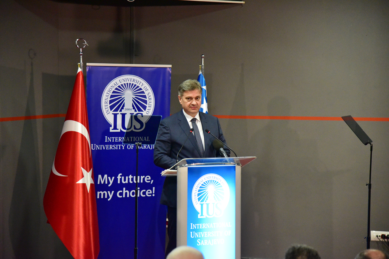 Türkiye Cumhuriyeti Başbakanı sayın Binali Yıldırım, Üniversitemize düzenlenen ziyaret programında akademisyen ve öğrencilerle bir araya geldi